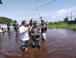 Kapten Inf Abdillah Rahmansyah Tinjau Lokasi Banjir Dan Evakuasi Warga Terdampak Banjir di Beberapa Kelurahan Wilayah Koramil 03/Senapelan