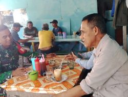 Menjalin Keakraban Babinsa Komsos dengan Warga dan Tokoh Masyarakat di Warung Kopi Pak Ivan