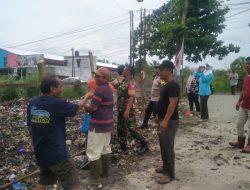 Babinsa Dan Warga Goro Bersama Ciptakan Lingkungan Bersih Dan Sehat