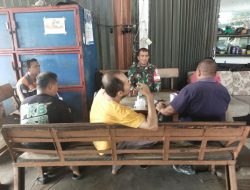 Babinsa mengajak warga untuk terus menjaga kekompakan dan aktif dalam kegiatan sosial