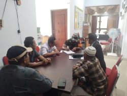 Sertu Ucok Parluhutan Koramil 05/ Sail menghadiri Rapat Kordinasi Pengolahan Sampah Kelurahan Sialang Rampai