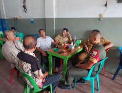 Kopda Edo Bayu Komsos Bersama Bhabinkamtibmas, Staf Kelurahan dan Warga