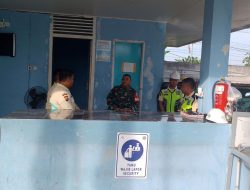 Babinsa Koramil 03/Senapelan Serka Usman Gelar Komsos Bersama Security PT PP Tirta Mandiri