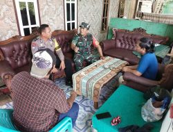 Babinsa Kelurahan Air Hitam Sertu Jamil Candra Melaksanakan Komsos Bersama Bhabinkamtibmas dan Pemuda