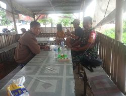 Babinsa Komsos Membahas Permasalahan Keamanan Lingkungan Warga Dengan Maraknya Pencurian