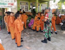 Tumbuhkan Jiwa Patriotisme, Babinsa LBB Berikan Wasbang di SDN 148 Pekanbaru